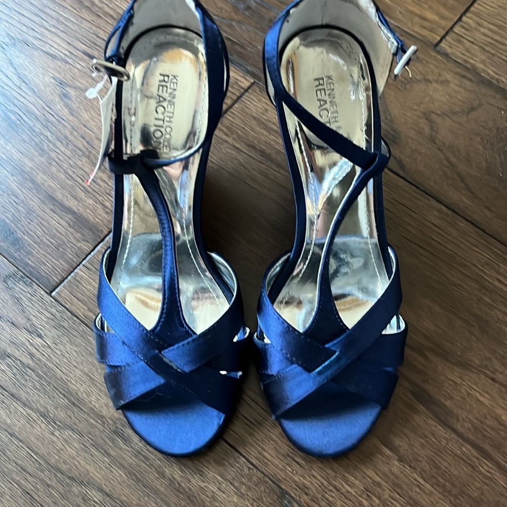 NWT Kenneth Cole Reaction heels - Picture 2 of 4